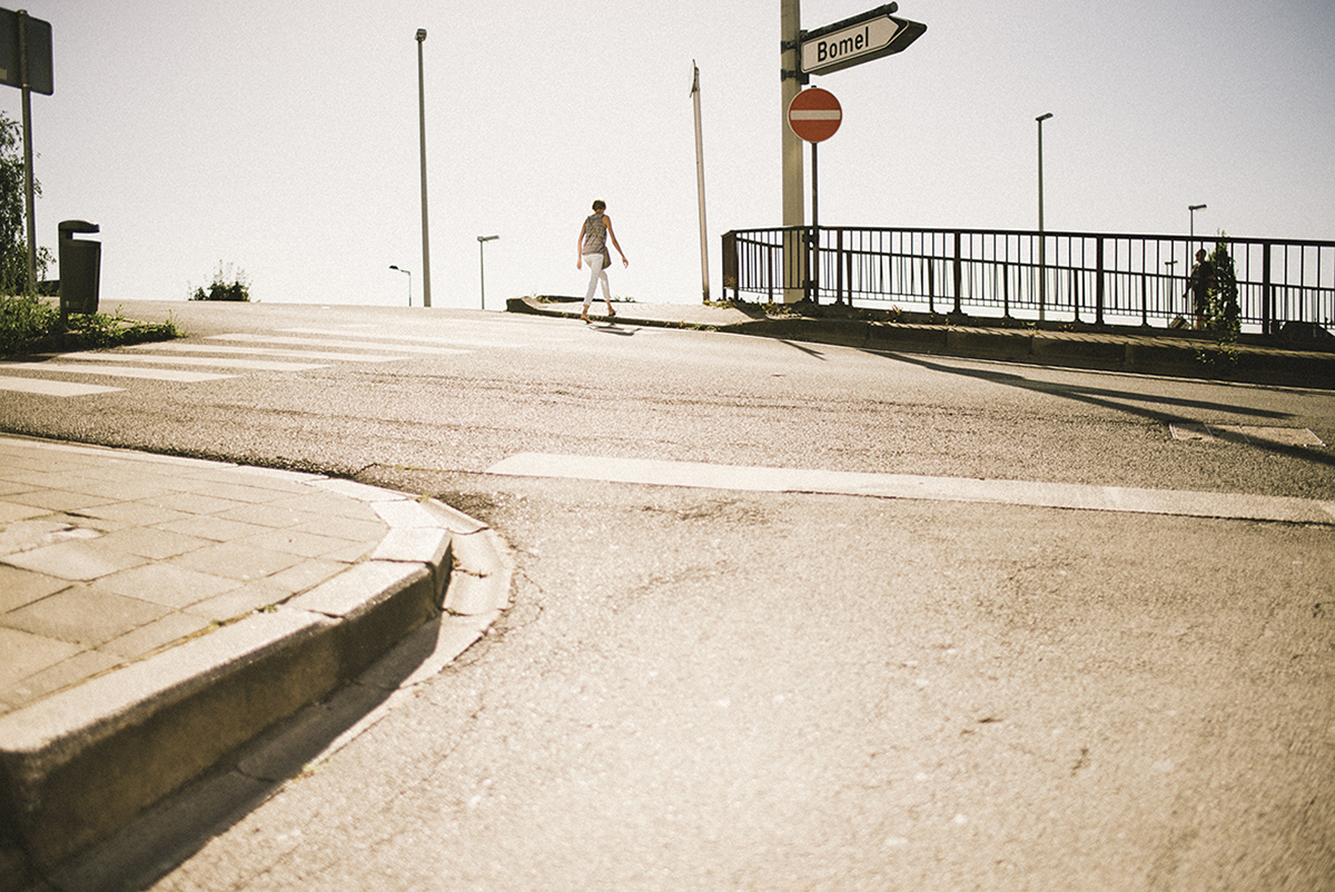 Le Pont de Louvain, en 2016 par Jean-François Flamey / CCNamur. Enjambant le boulevard d’Herbatte, ainsi que les lignes de chemin de fer Bruxelles-Luxembourg, Namur-Liège et Namur-Dinant.