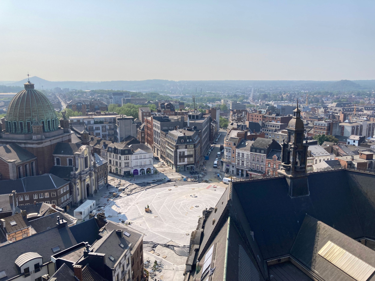 © Charleroi Bouwmeester