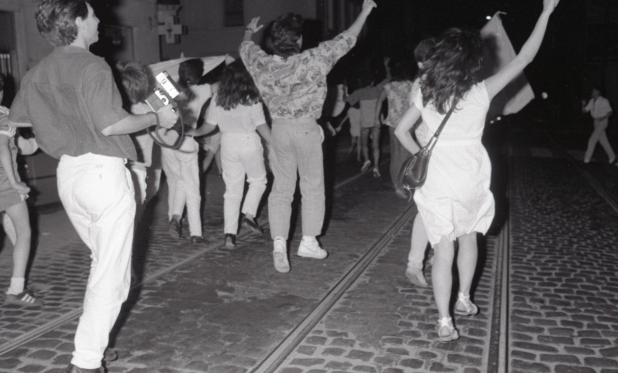 1978 – Coupe du Monde organisée en Argentine. Cri de victoire dans la rue du Fort, devant la Casa Uruguay Argentin
